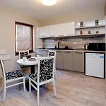 Корал, Хотел, Поморие ホテル 3*